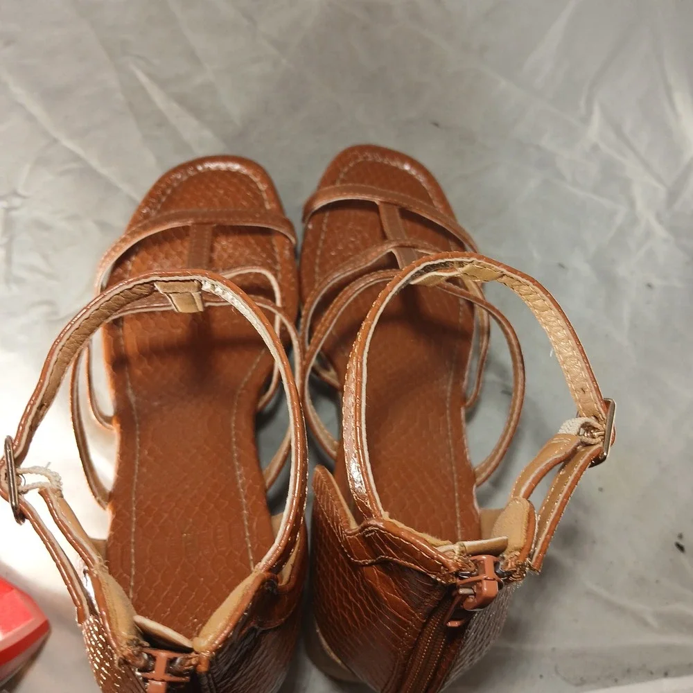 Maurices Cognac Brown Snakeskin Strappy Cork Wedge Sandals‎ Womens Size 9 Z662